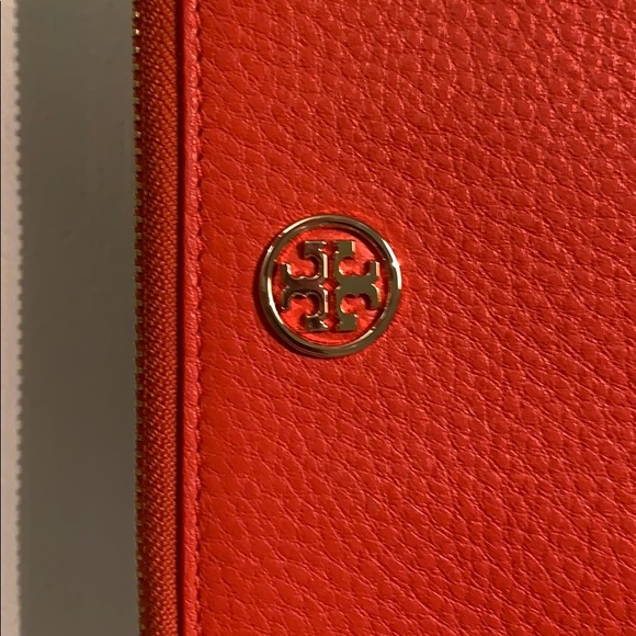 Tory Burch Poppy Clutch Wallet. - Picture 4 of 6